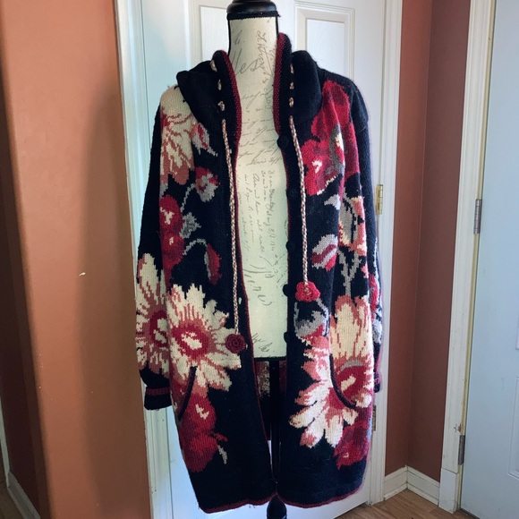 Hand Knit Wool Hooded Floral Motif Button Down Jacket by Tara Handknits Nepal - Picture 6 of 12